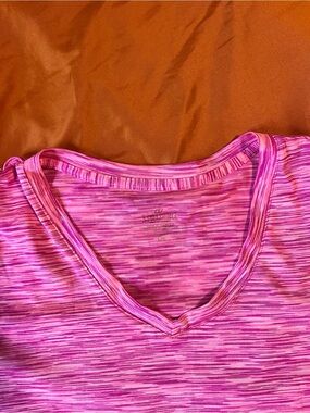 Women’s Pink Space-Dye V-Neck Active Top